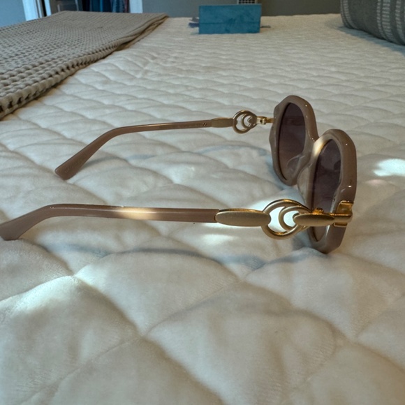 For Art’s Sake Seaside Sunglasses - Champagne